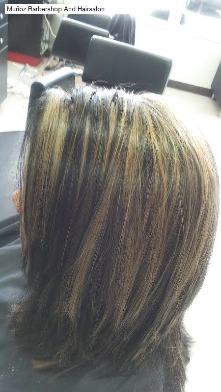 Muñoz Barbershop And Hairsalon