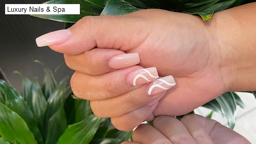 Luxury Nails & Spa