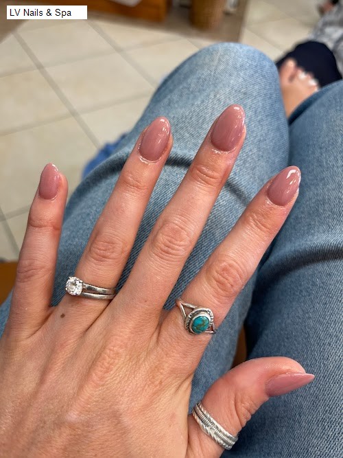 LV Nails & Spa