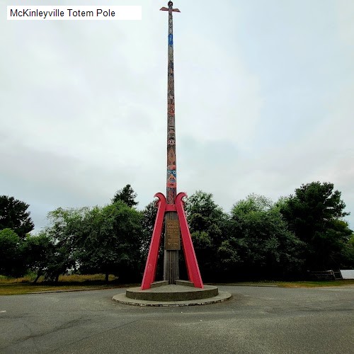McKinleyville Totem Pole